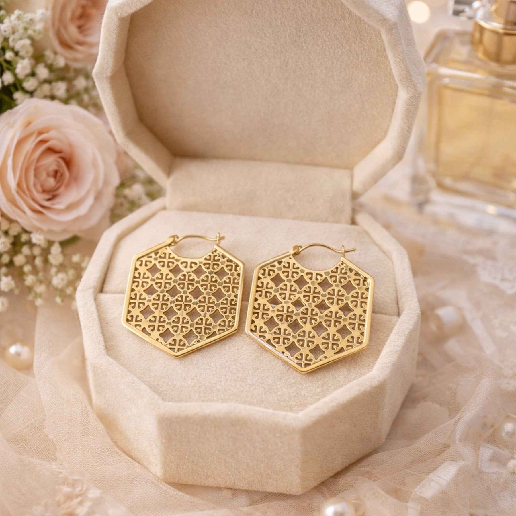 Hexagon Filigree Cutwork Hoop Earrings – Clover Lattice Silver & Gold | Anti-Tarnish Korean Jewellery | Sajna Sawarnaa