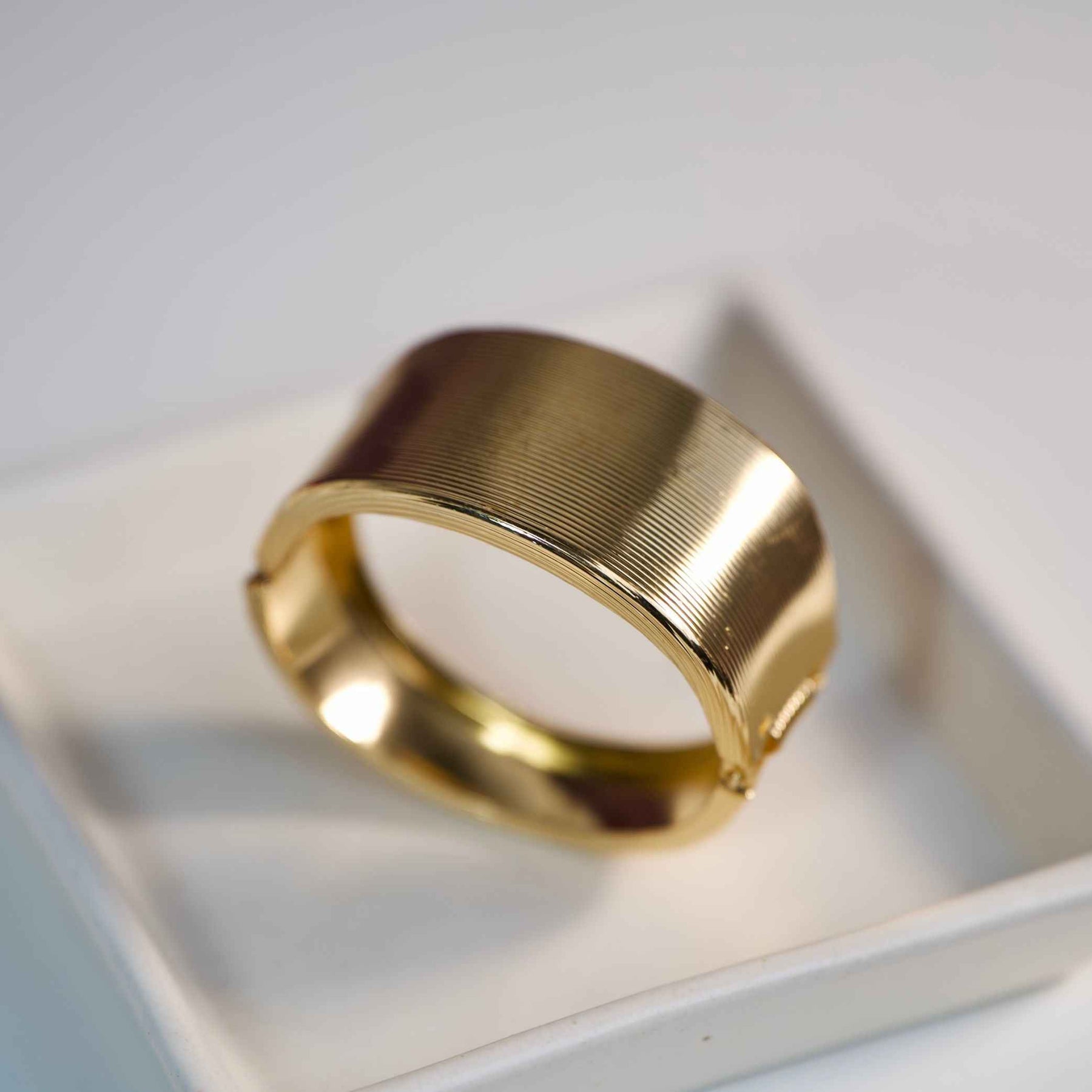 Premium Gold Cuff Bracelet – Bold Statement Design | Anti-Tarnish Elegant Bangle